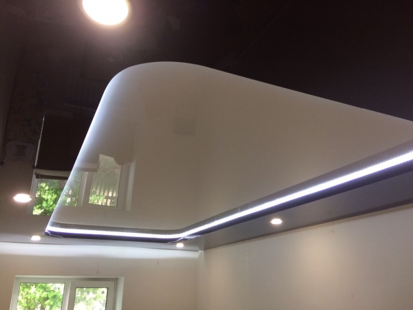Натяжные потолки с подсветкой цена с установкой
