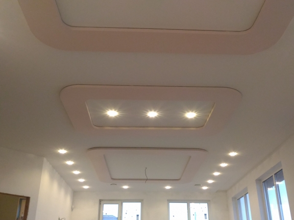 Многоуровневые натяжные потолки