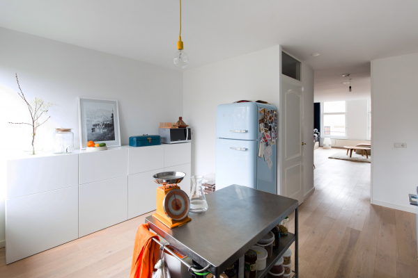 Натяжные потолки на кухне